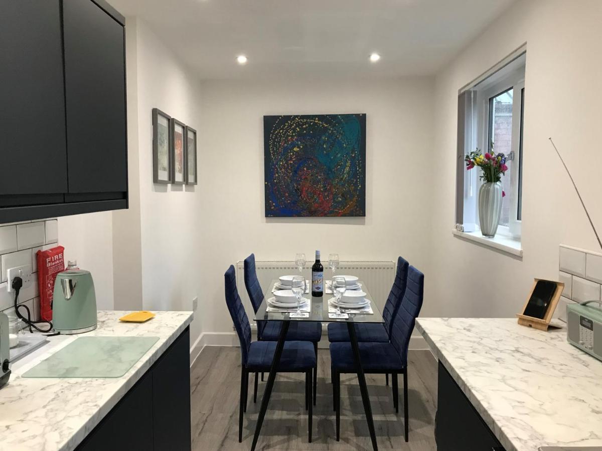 Stylish Modern 3-Bed House Nr Manchester City Ctr Whitefield Exterior foto